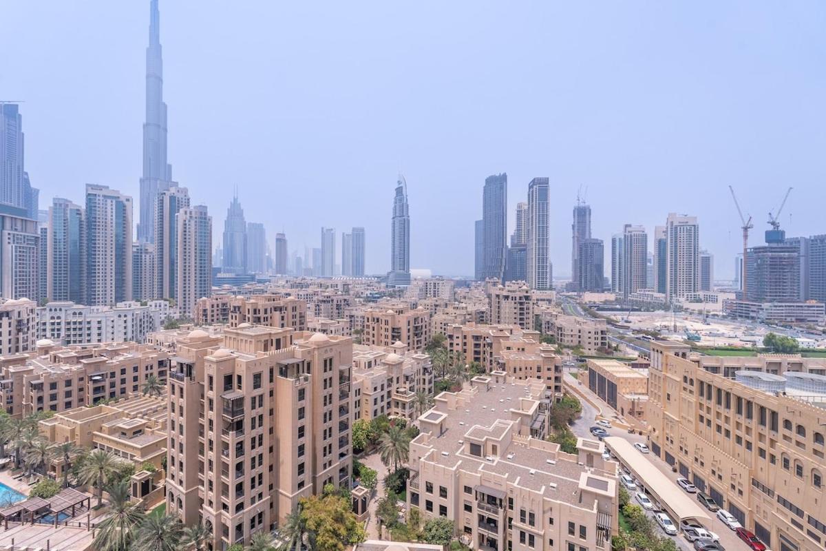 Cool 4-Bedroom Apartment With Burj Views At Bellevue Tower In Downtown Dubai Eksteriør bilde