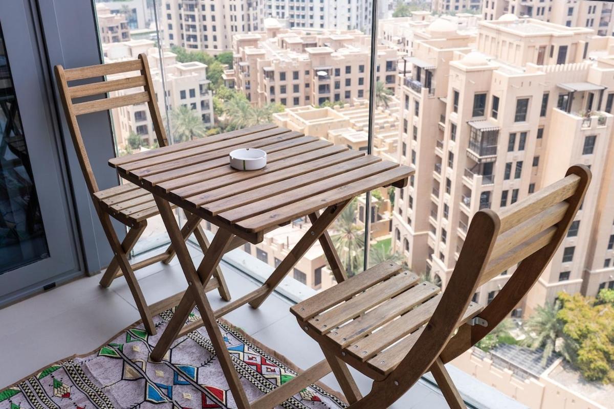 Cool 4-Bedroom Apartment With Burj Views At Bellevue Tower In Downtown Dubai Eksteriør bilde